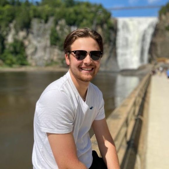 Meet your Posher, Alexandre - Picture 1 of 1